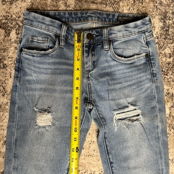 Blank NYC Light Wash Distressed Skinny Raw Hem Jeans Size 24 - Picture 4 of 7